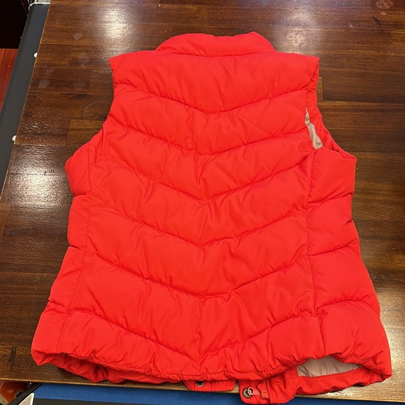 Women’s red Gap bomber vest size medium - Picture 5 of 5